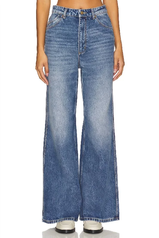 Studio Flare Jeans In Real Worn Feminine Women's Soft 