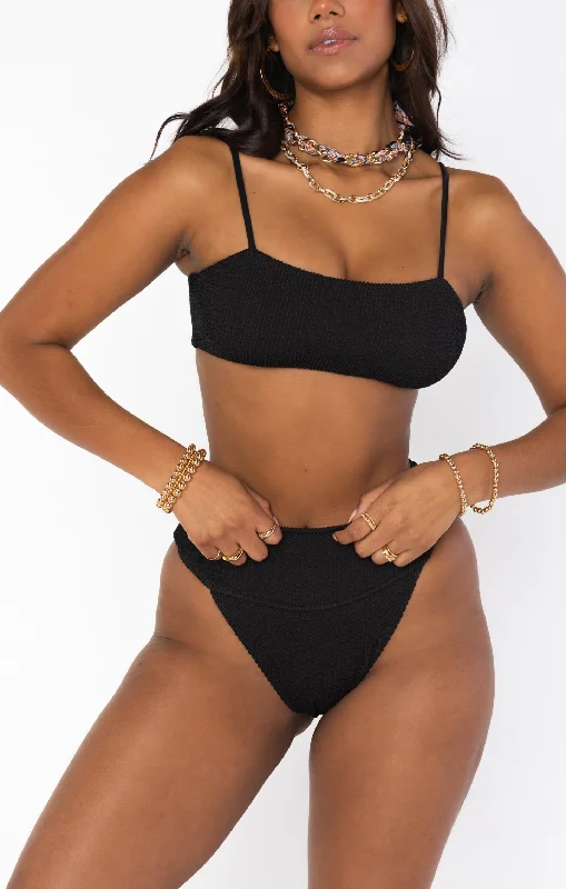 Destin Top ~ Black Scrunch Minimalist Women's Casual
